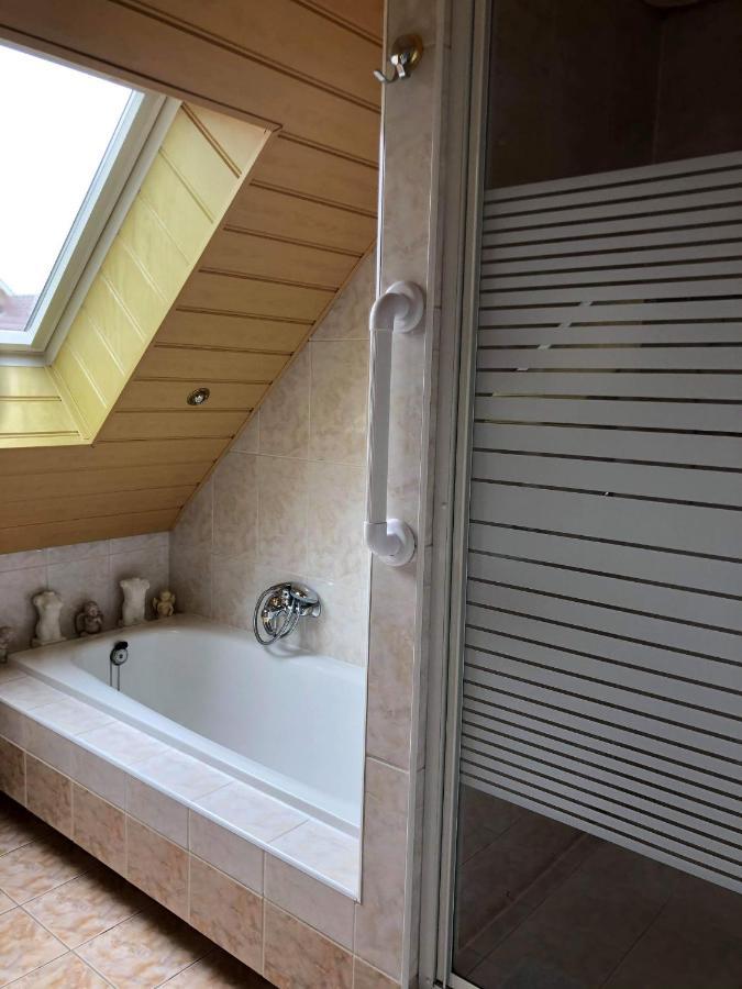דירות אלמייט La Casa Aan Zee מראה חיצוני תמונה